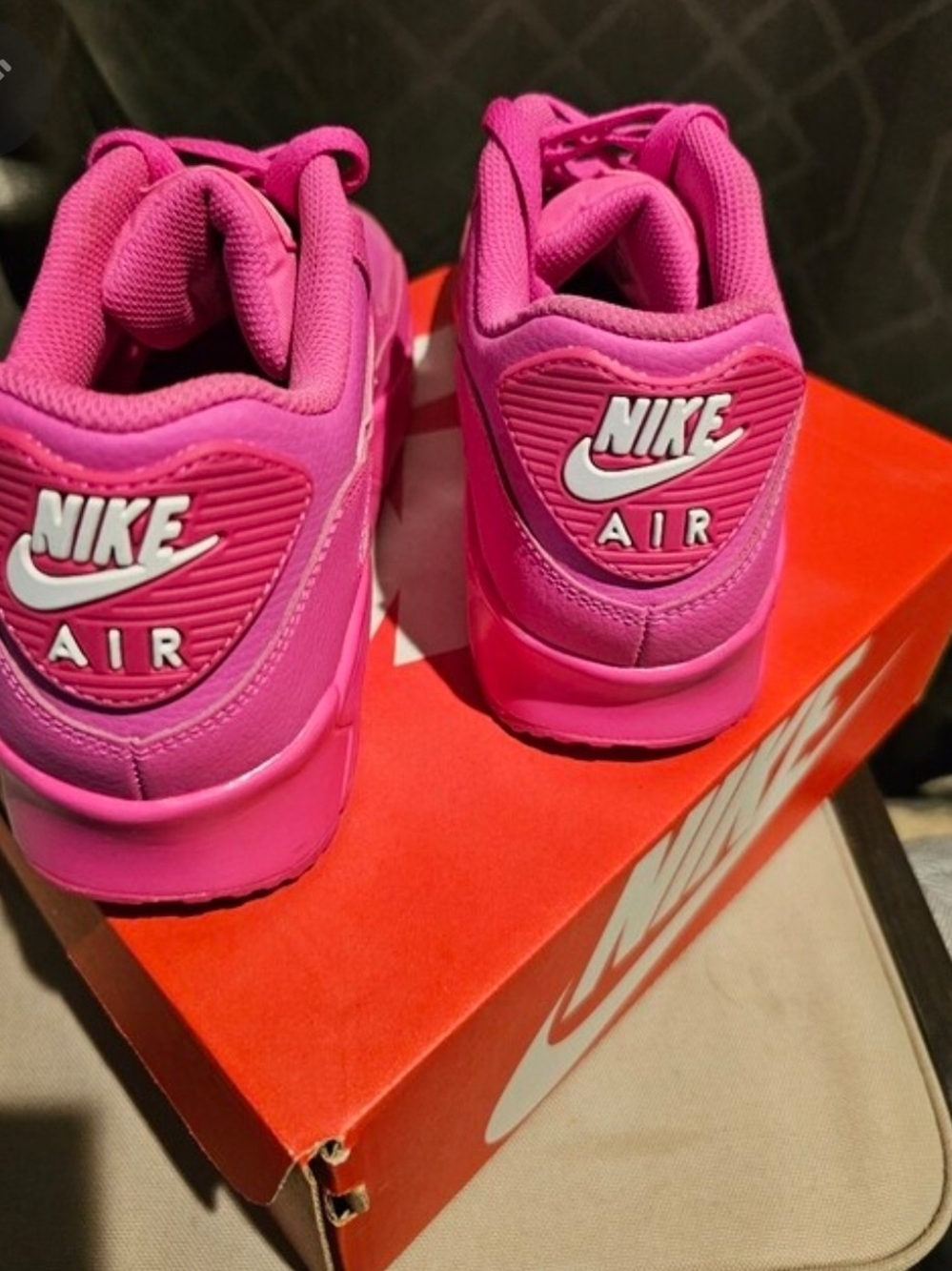 Nike Air Max 90 Bright Pink 5.5big Kid